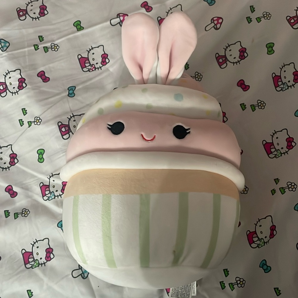Easter bunny cupcake squishmallow , smoke and pet free home!!!